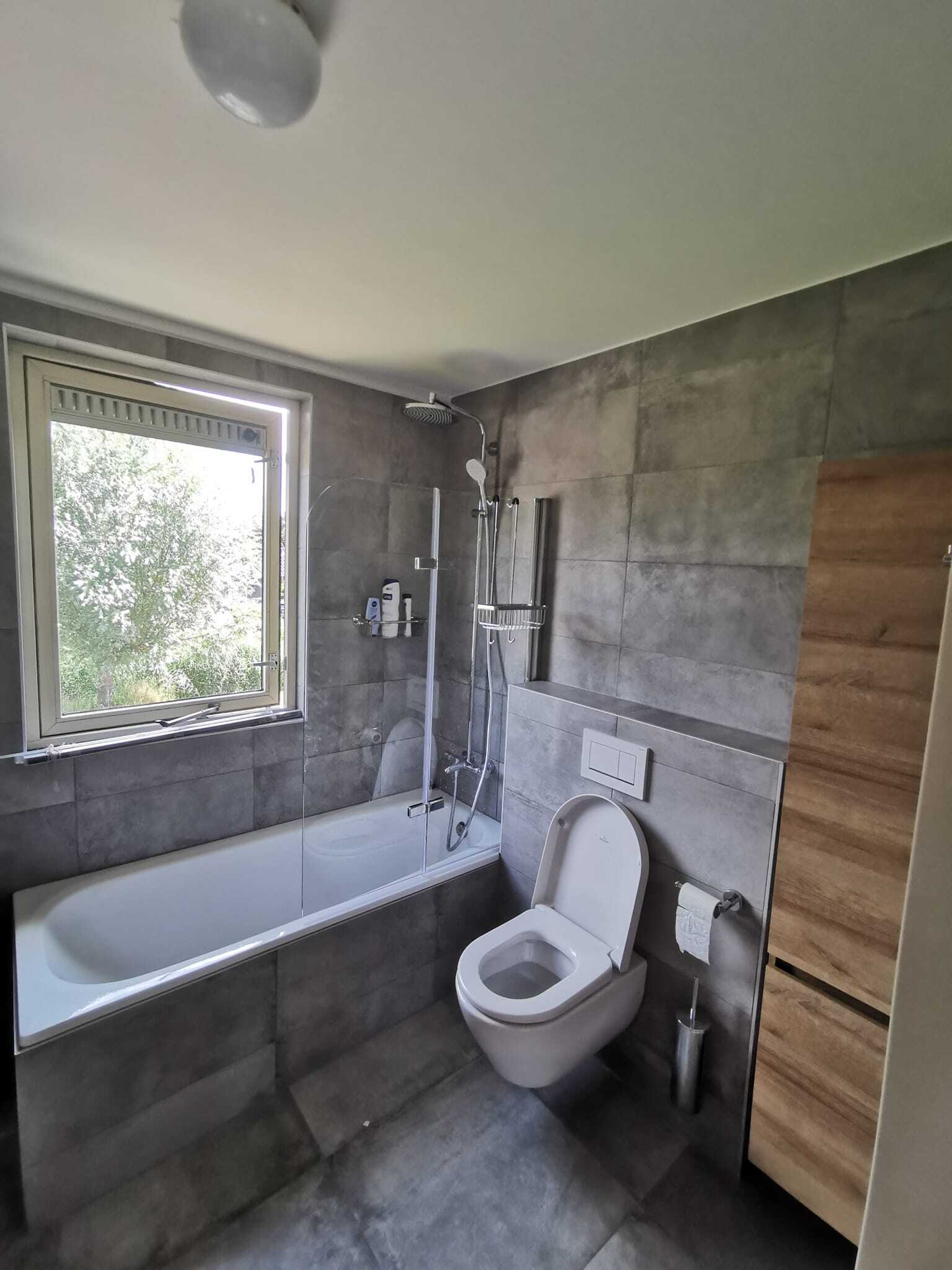 Keukenrenovatie met strakke afwerking